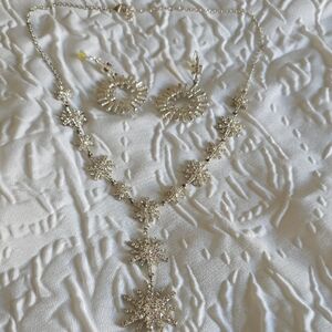 Elegant Silver Jewelry Set